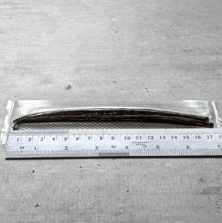 Vanilla Pod . Planifolia >16cm , 8g to 10g (set of 2 pods) - unitedbakerysupplies